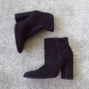 Schutz suede ankle boots 7.5